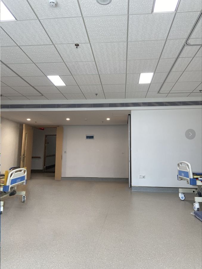 Before photo showing how the treatment room in the rehabilitation ward looked before installing the SOL-1206 static skylights.