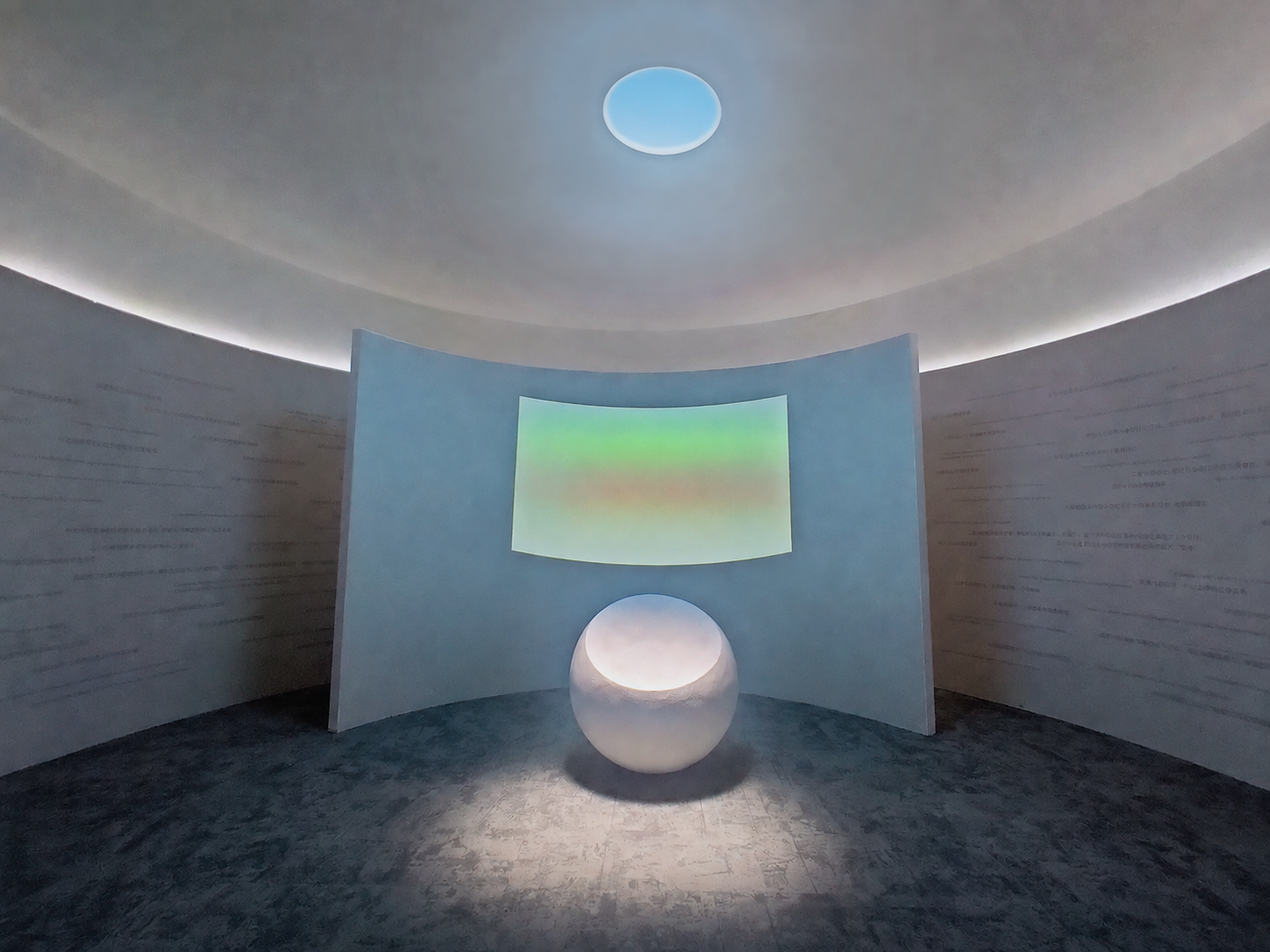 Sollux R06 bluesky skylights illuminating a museum gallery
