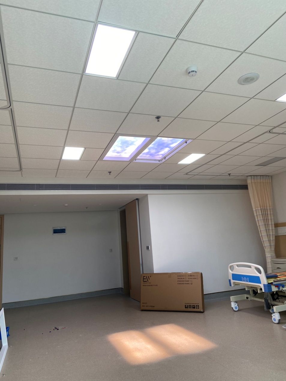 After photo showing how the treatment room in the rehabilitation ward looked after installing the SOL-1206 static skylights.