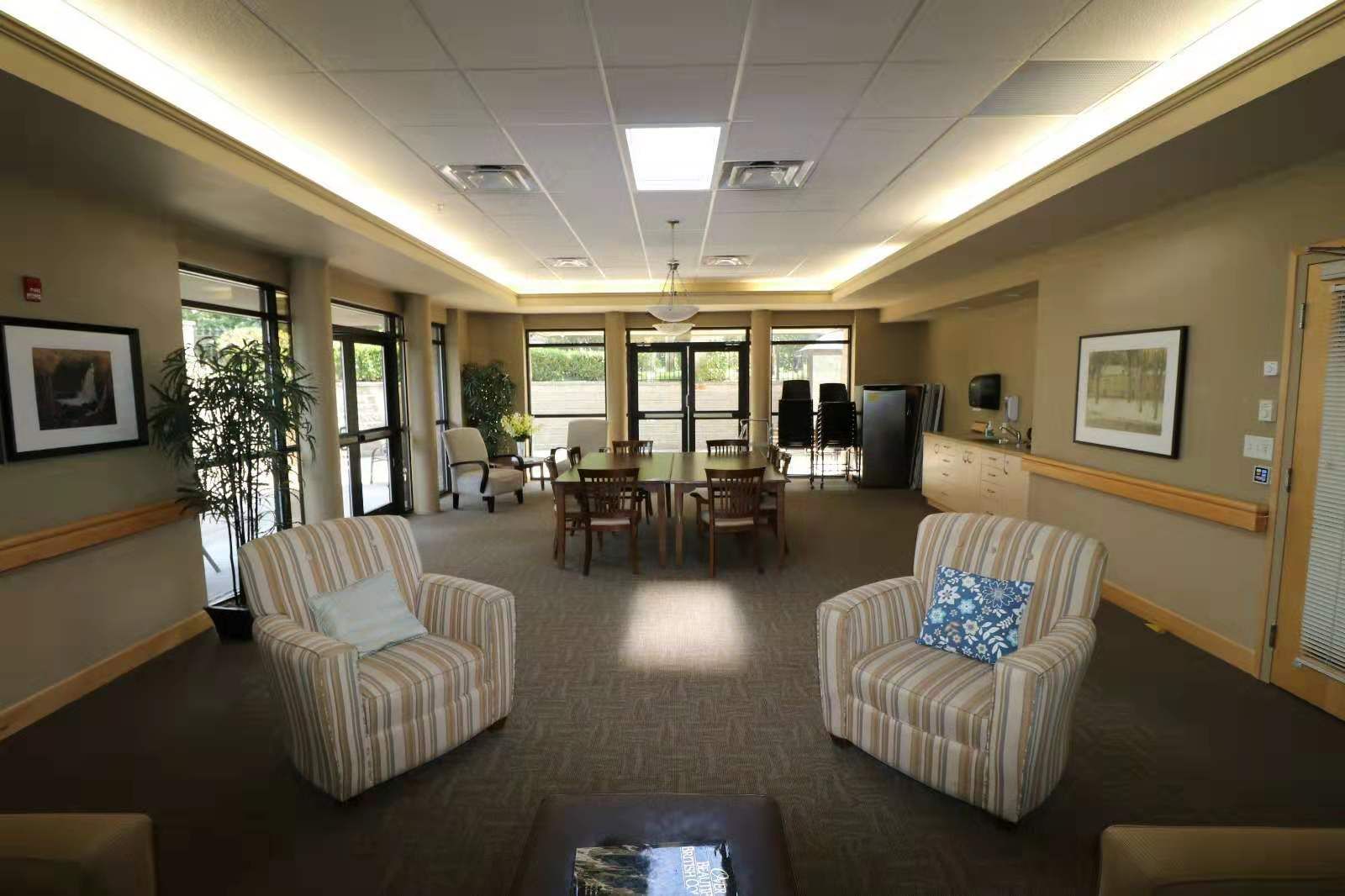 Static cloud skylight above a patient waiting area in a private hospital, helping ease the stress of waiting with a calmer, more naturally lit environment.